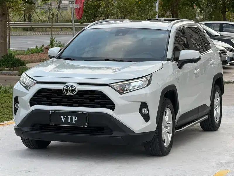 2020 RAV4 2.0L CVT 2WD Urban Edition — миниатюра 1