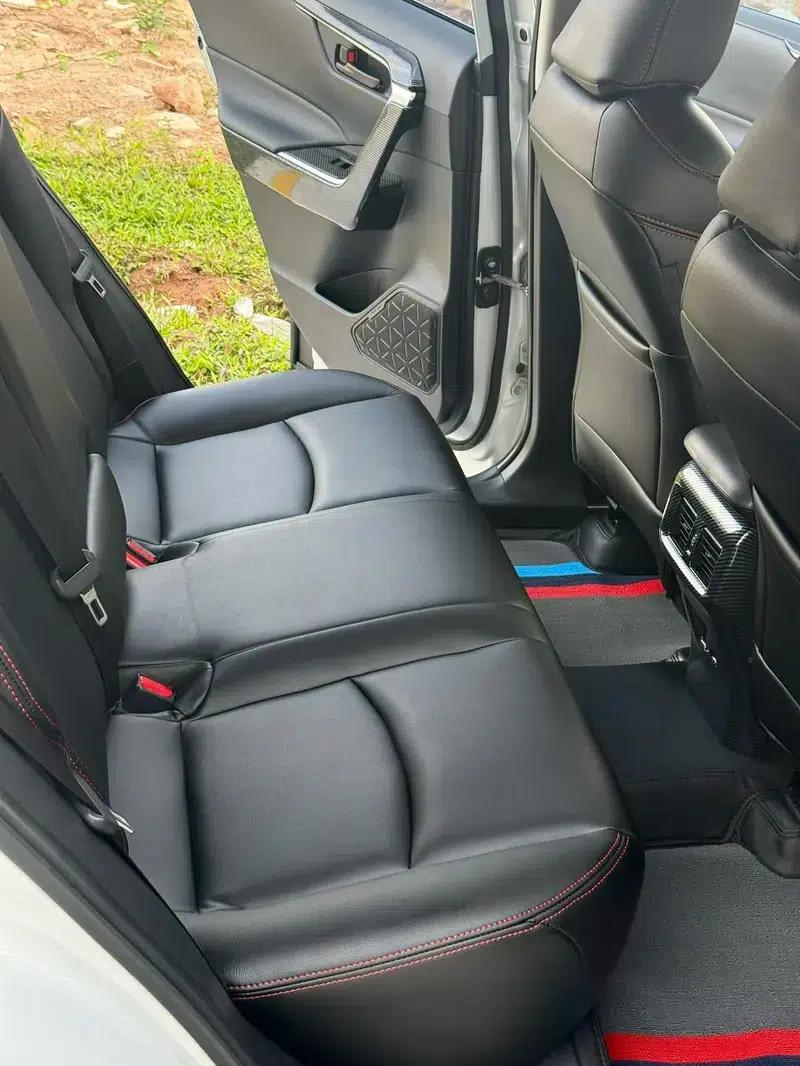 2020 RAV4 2.0L CVT 2WD Urban Edition — миниатюра 6