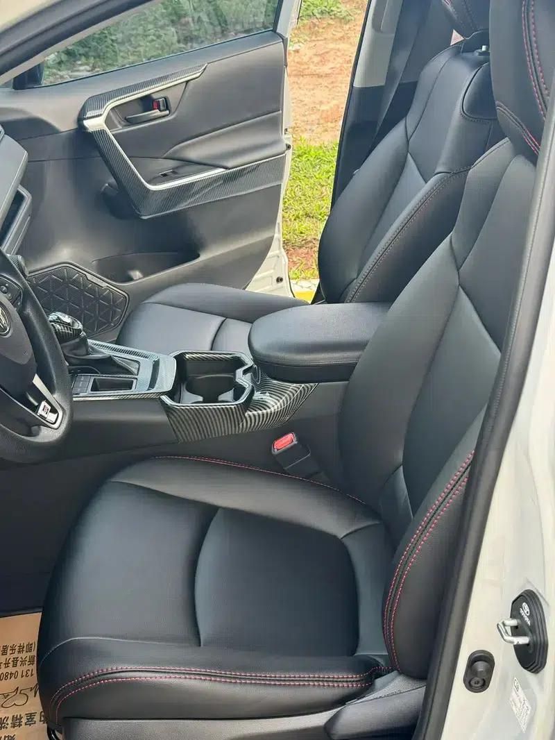 2020 RAV4 2.0L CVT 2WD Urban Edition — миниатюра 7