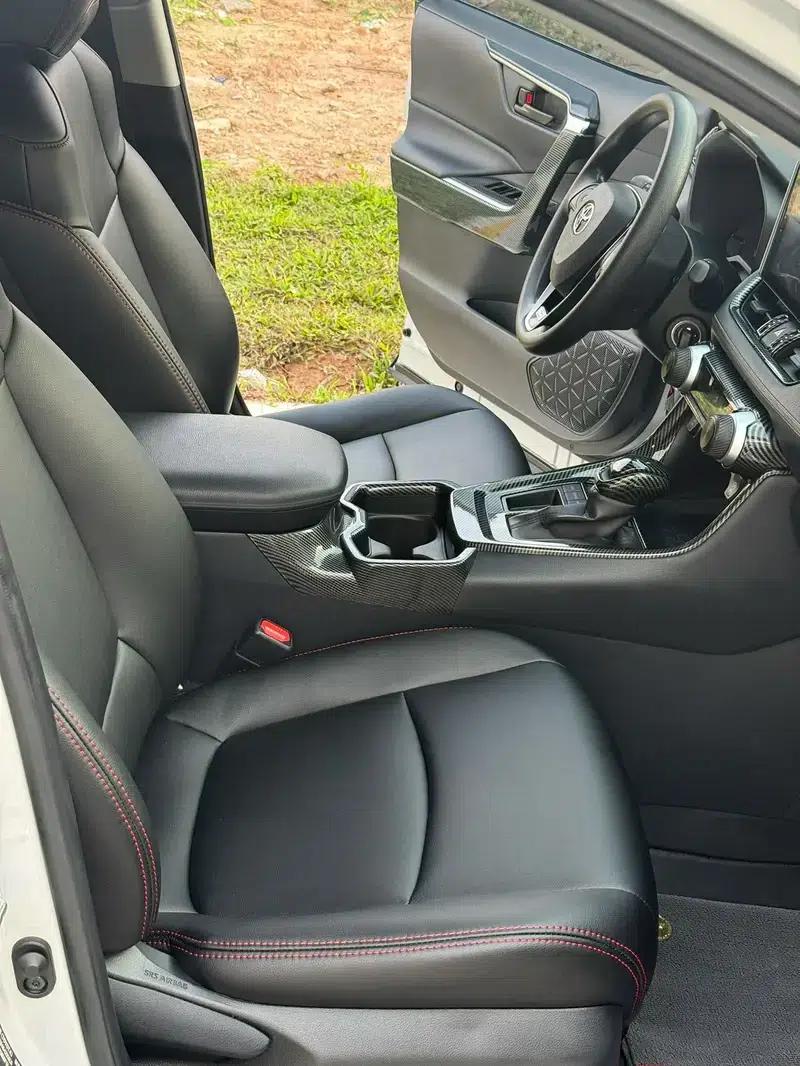 2020 RAV4 2.0L CVT 2WD Urban Edition — миниатюра 8
