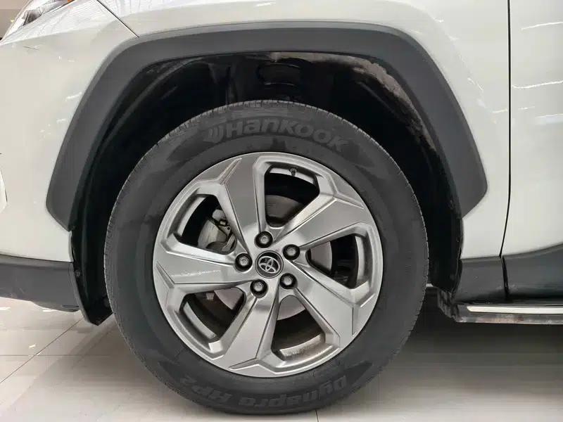RAV4 2021 2.0L CVT 4WD Fashion Edition — миниатюра 8