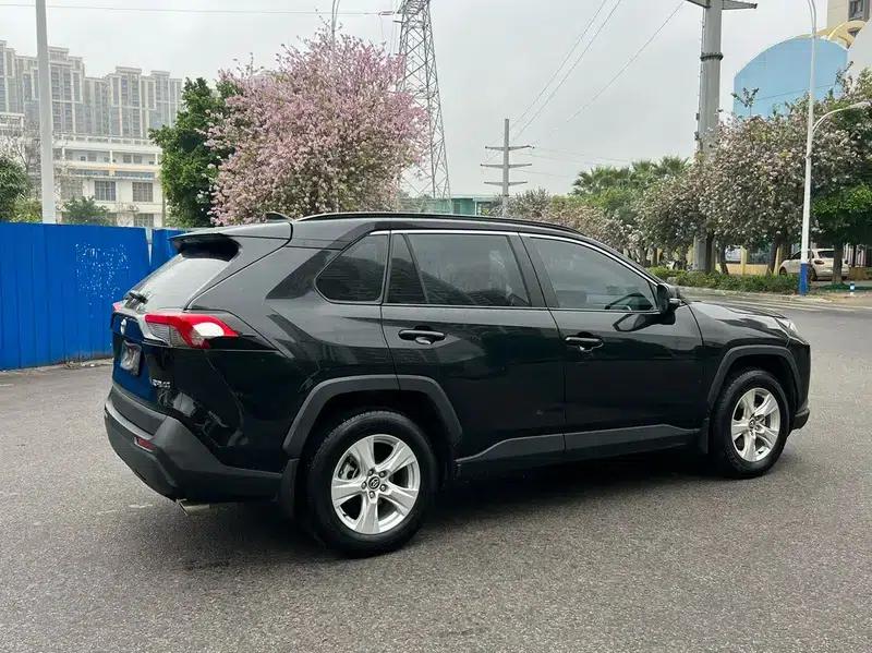 2023 RAV4 2.0L CVT 2WD Fashion Edition — миниатюра 5