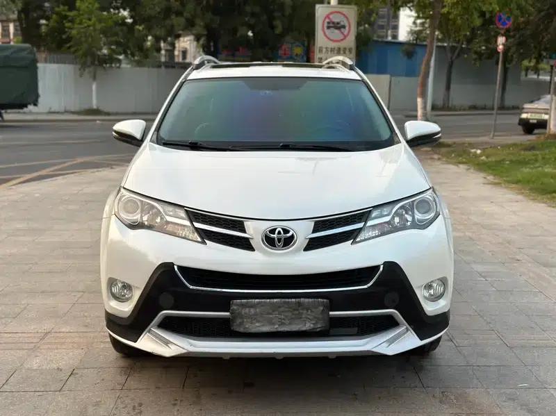 2015 RAV4 2.0L CVT 2WD Fashion Edition — миниатюра 2
