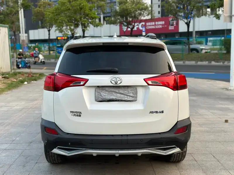 2015 RAV4 2.0L CVT 2WD Fashion Edition — миниатюра 6