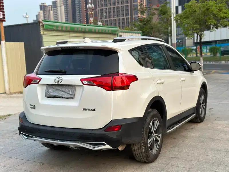 2015 RAV4 2.0L CVT 2WD Fashion Edition — миниатюра 7