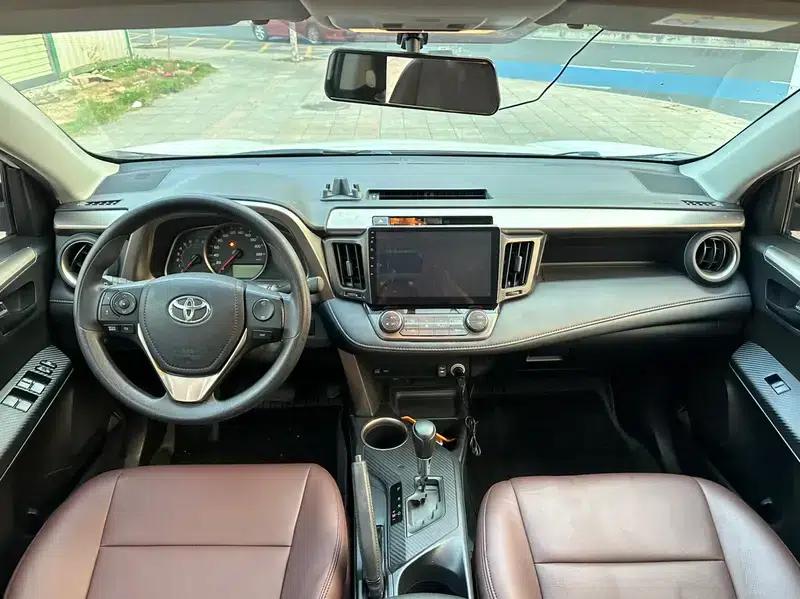 2015 RAV4 2.0L CVT 2WD Fashion Edition — миниатюра 9