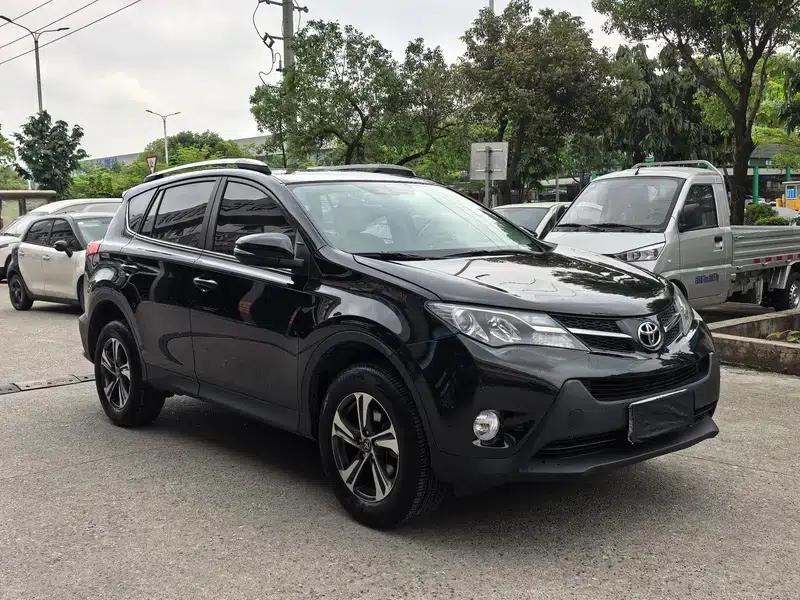 2016 RAV4 2.0L CVT 2WD Fashion Edition — миниатюра 3