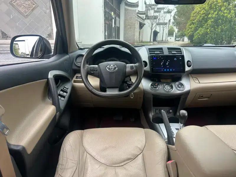 RAV4 2013 Special Edition 2.0L Automatic Elite — миниатюра 13