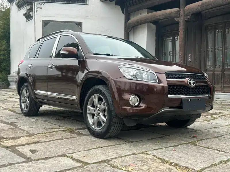 RAV4 2013 Special Edition 2.0L Automatic Elite — миниатюра 3