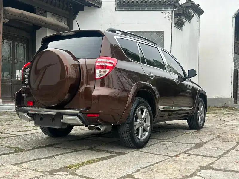 RAV4 2013 Special Edition 2.0L Automatic Elite — миниатюра 7