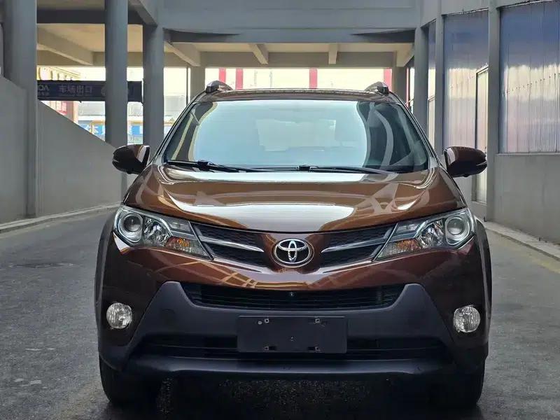 2015 RAV4 2.0L CVT 2WD Fashion Edition — миниатюра 2