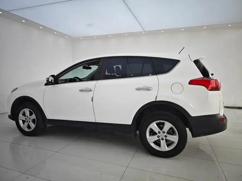 2013 RAV4 2.0L CVT 4WD Elite Edition — миниатюра 4