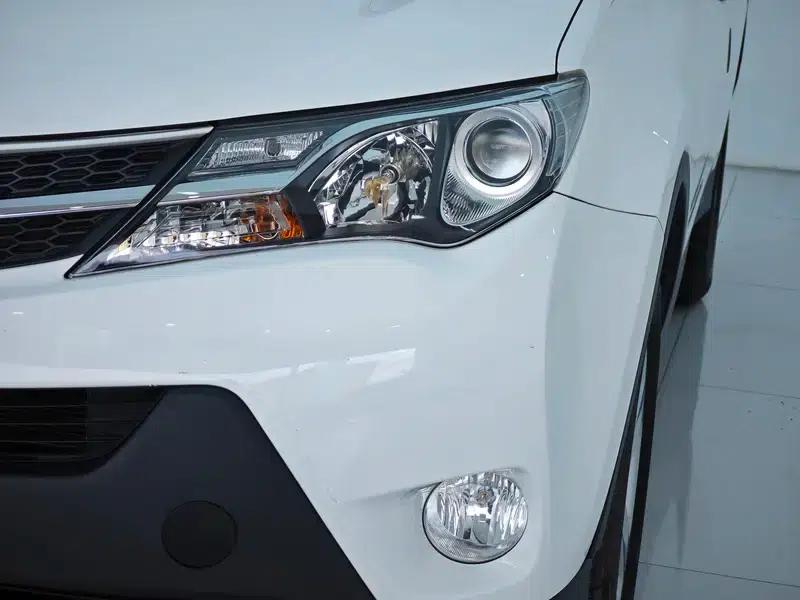 2013 RAV4 2.0L CVT 4WD Elite Edition — миниатюра 9