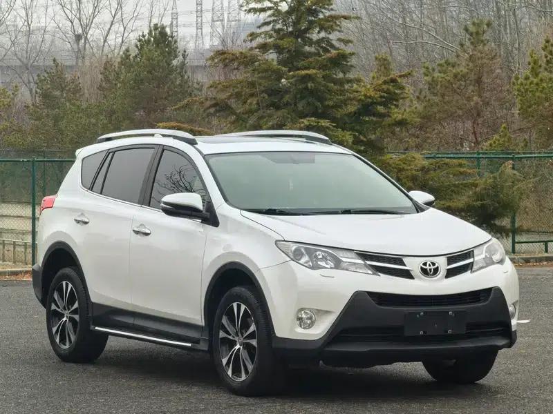 2015 RAV4 2.5L Automatic 4WD Elite Edition — миниатюра 3