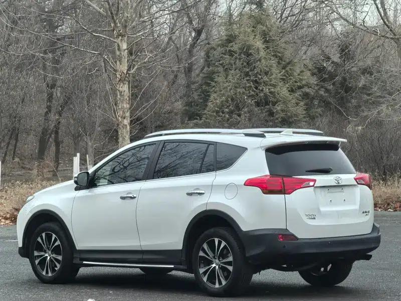 2015 RAV4 2.5L Automatic 4WD Elite Edition — миниатюра 4