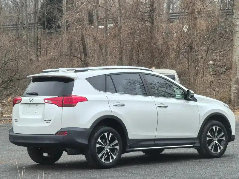 2015 RAV4 2.5L Automatic 4WD Elite Edition — миниатюра 5