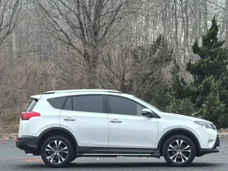 2015 RAV4 2.5L Automatic 4WD Elite Edition — миниатюра 6