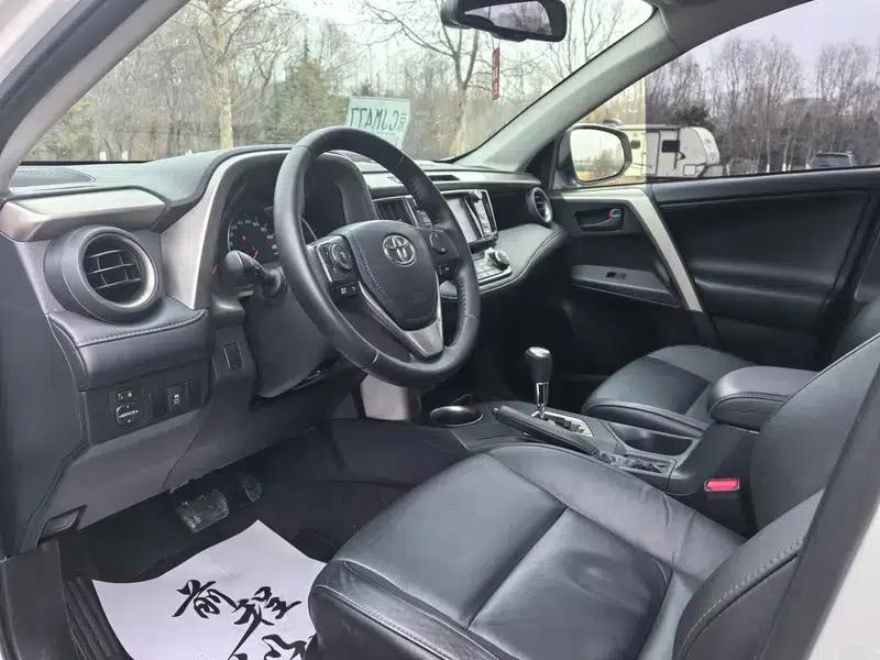 2015 RAV4 2.5L Automatic 4WD Elite Edition — миниатюра 8