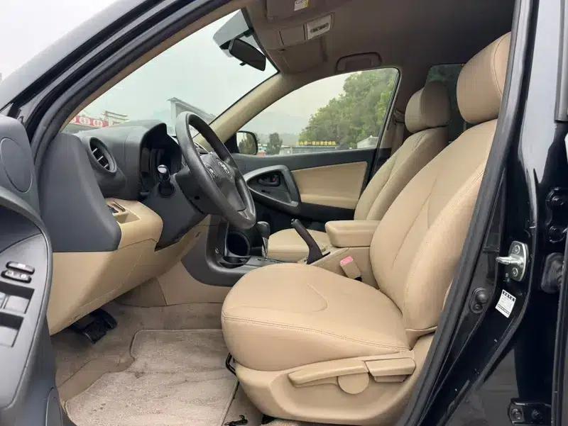 RAV4 2013 Special Edition 2.0L Automatic Classic — миниатюра 8