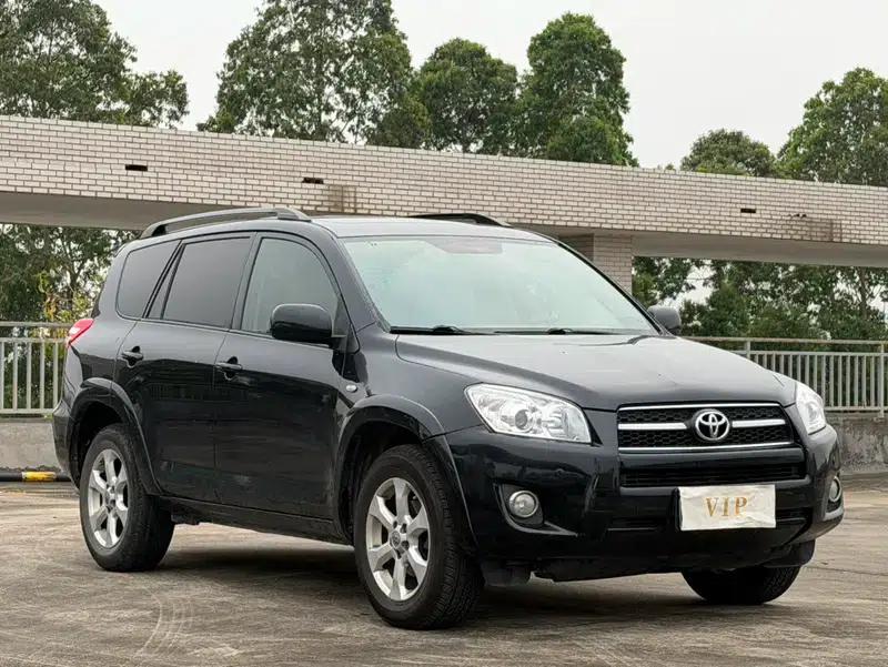 2010 RAV4 2.4L Automatic Luxury Upgrade Edition — миниатюра 3