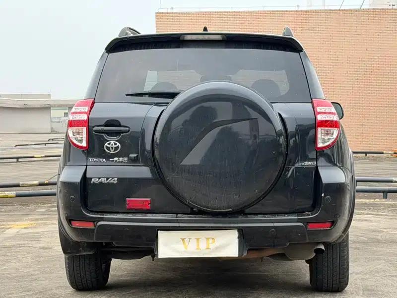 2010 RAV4 2.4L Automatic Luxury Upgrade Edition — миниатюра 6