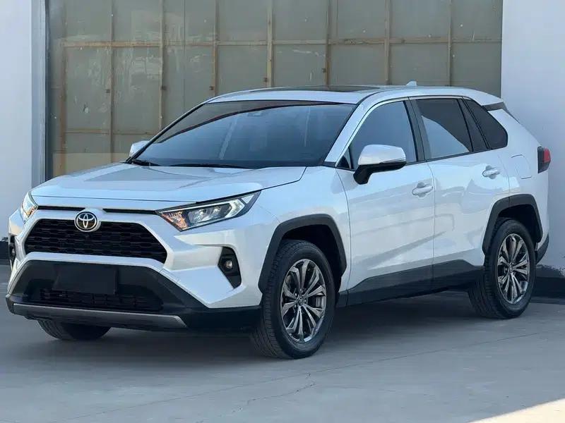 2023 RAV4 2.0L CVT 2WD Urban Edition — миниатюра 1