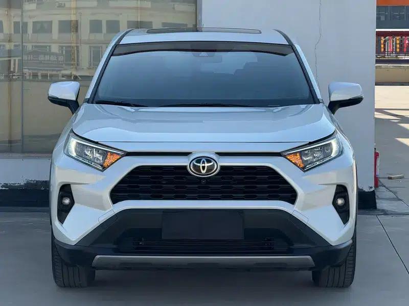2023 RAV4 2.0L CVT 2WD Urban Edition — миниатюра 2