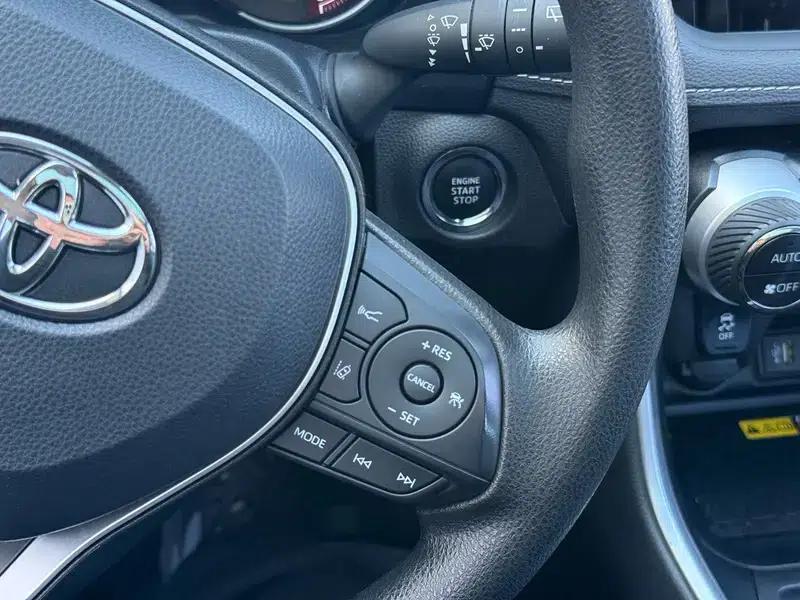 2023 RAV4 2.0L CVT 2WD Urban Edition — миниатюра 9