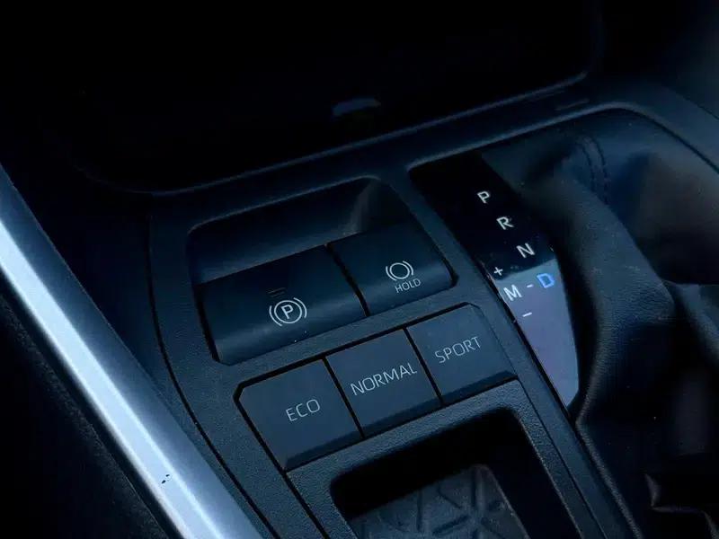 2023 RAV4 2.0L CVT 2WD Urban Edition — миниатюра 10