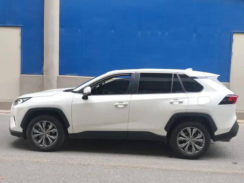 2023 RAV4 2.0L CVT 2WD 20th Anniversary Platinum Edition — миниатюра 4