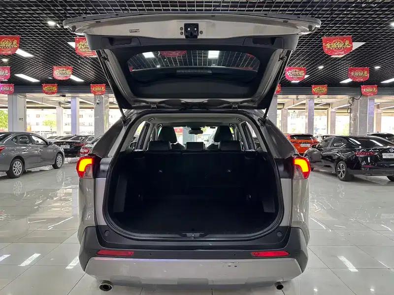 2022 RAV4 2.0L CVT 2WD Fashion Plus Edition — миниатюра 16