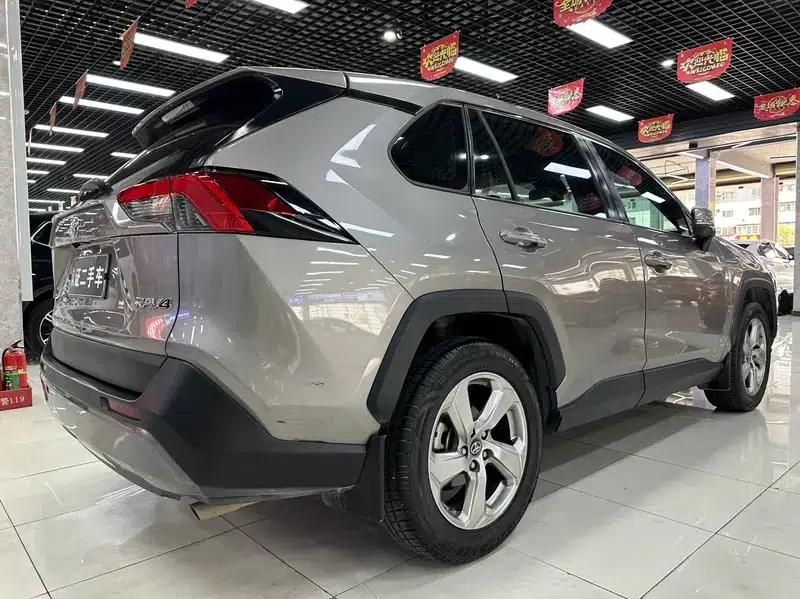 2022 RAV4 2.0L CVT 2WD Fashion Plus Edition — миниатюра 7
