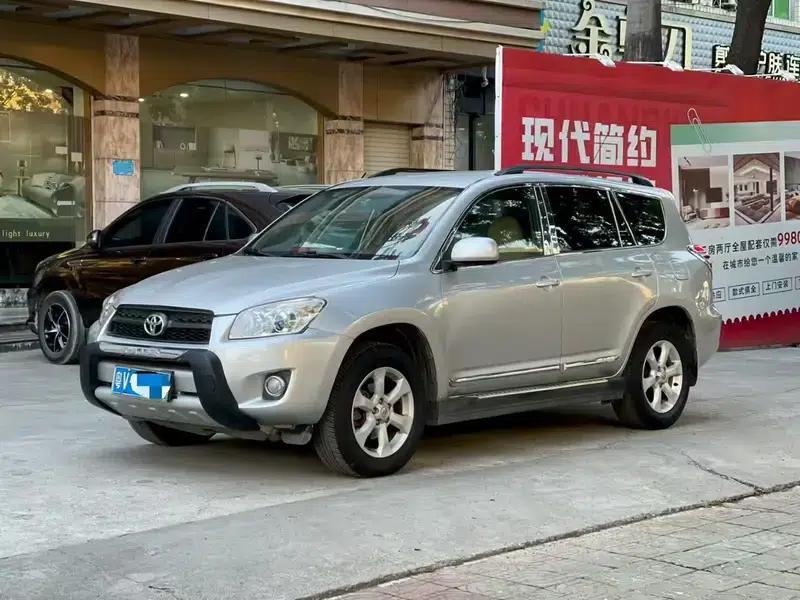 RAV4 2013 Special Edition 2.0L Automatic Classic — миниатюра 1
