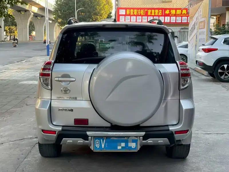 RAV4 2013 Special Edition 2.0L Automatic Classic — миниатюра 5