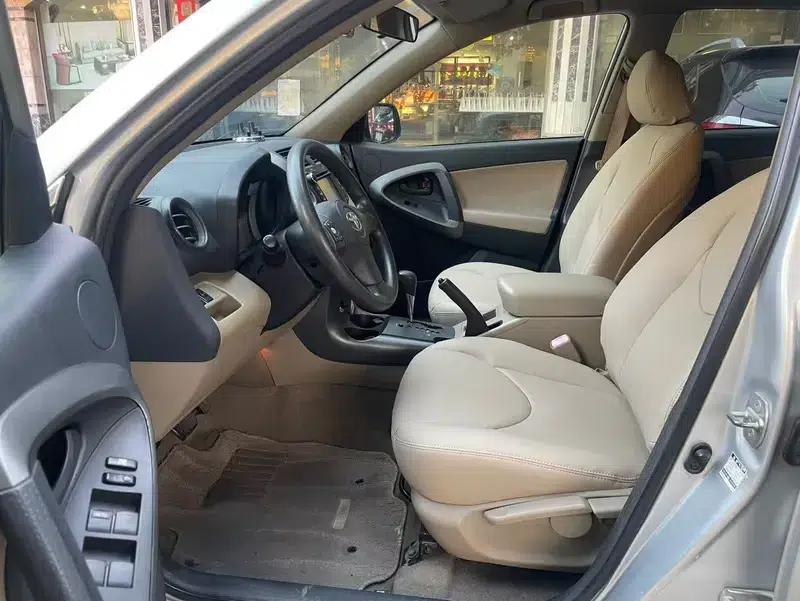 RAV4 2013 Special Edition 2.0L Automatic Classic — миниатюра 8