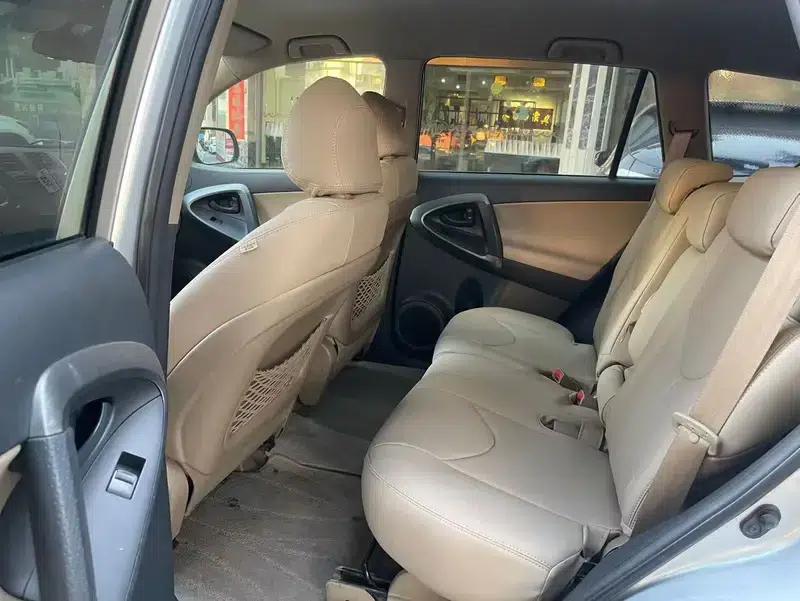 RAV4 2013 Special Edition 2.0L Automatic Classic — миниатюра 9