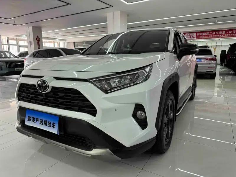 2022 Toyota RAV4 2.0L CVT 4WD Fashion Edition — миниатюра 1