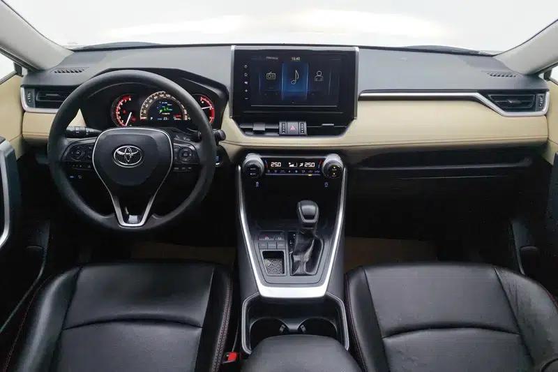RAV4 2020 2.0L CVT 2WD Fashion Edition — миниатюра 11