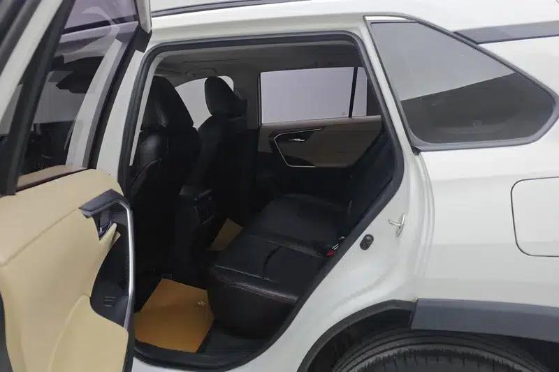 RAV4 2020 2.0L CVT 2WD Fashion Edition — миниатюра 16