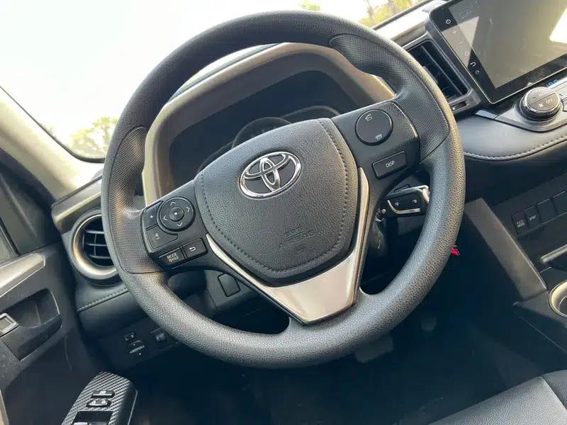 2015 RAV4 2.0L CVT 2WD Fashion Edition — миниатюра 12