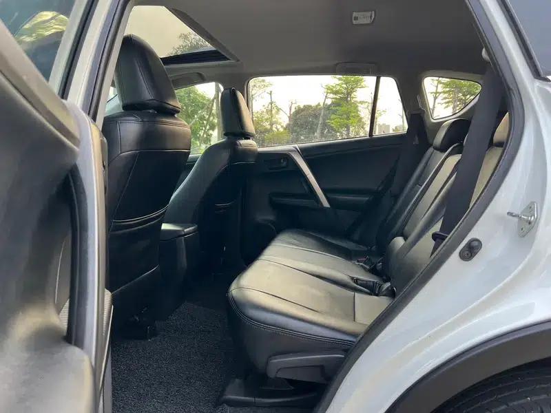 2015 RAV4 2.0L CVT 2WD Fashion Edition — миниатюра 16