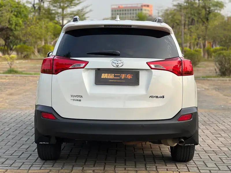 2015 RAV4 2.0L CVT 2WD Fashion Edition — миниатюра 6