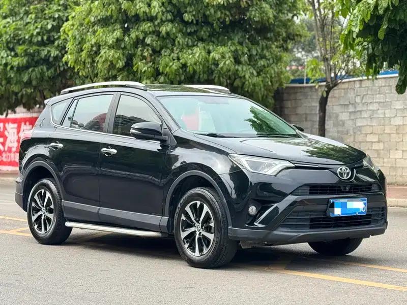 2016 RAV4 2.0L CVT 2WD Fashion Edition — миниатюра 3