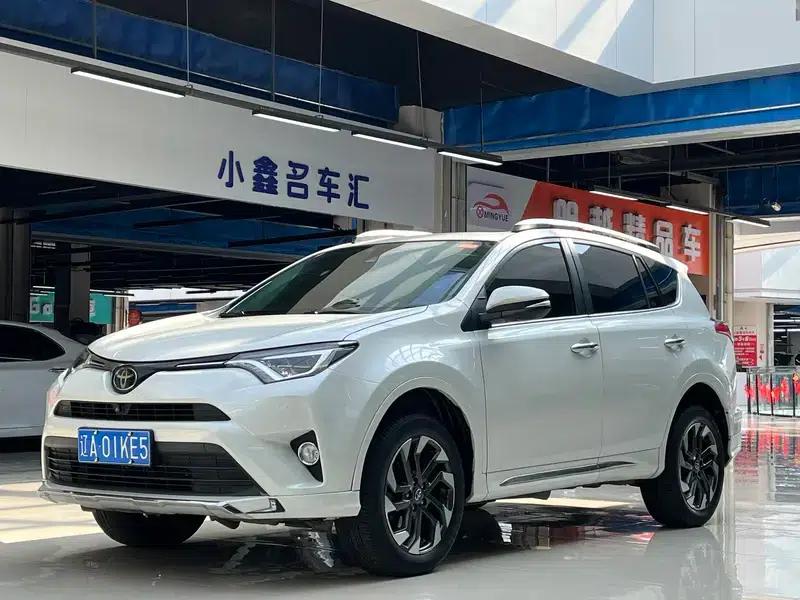 2016 RAV4 2.5L Automatic 4WD Elite Edition — миниатюра 1