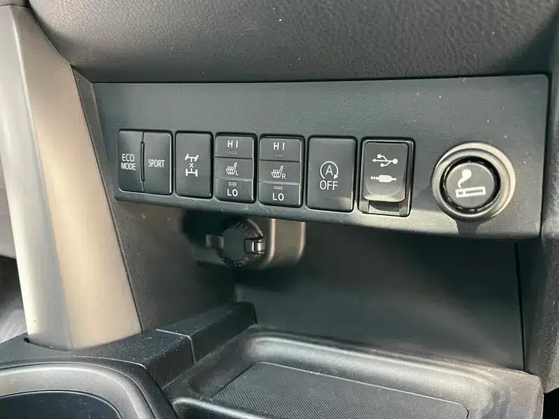 2016 RAV4 2.5L Automatic 4WD Elite Edition — миниатюра 11