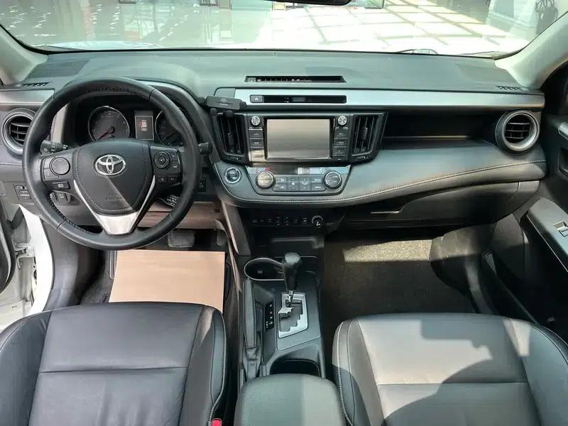 2016 RAV4 2.5L Automatic 4WD Elite Edition — миниатюра 13