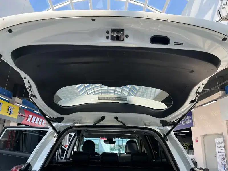 2016 RAV4 2.5L Automatic 4WD Elite Edition — миниатюра 14
