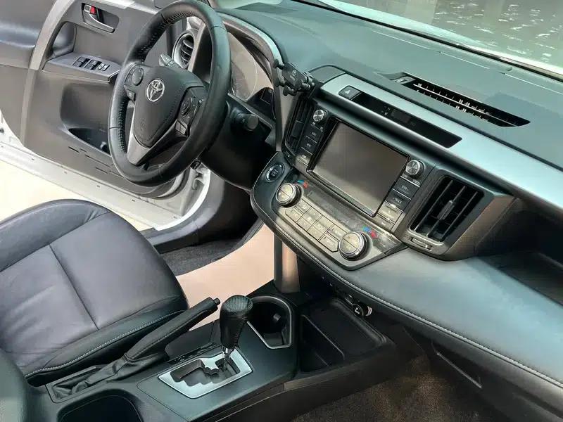 2016 RAV4 2.5L Automatic 4WD Elite Edition — миниатюра 17