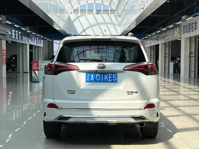 2016 RAV4 2.5L Automatic 4WD Elite Edition — миниатюра 5
