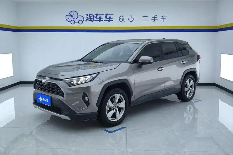 2022 RAV4 2.0L CVT 2WD Fashion Plus Edition — миниатюра 1